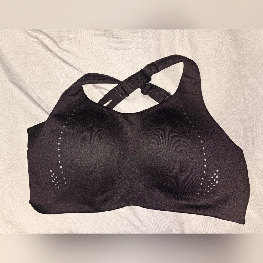 Lululemon Athletica Black Seamless Bra with Racerback